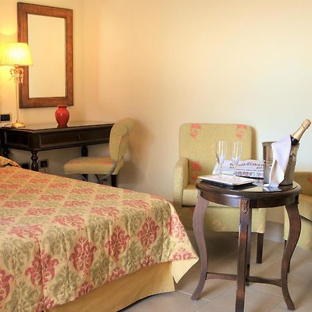 ליפארי Arciduca Grand Hotel מראה חיצוני תמונה