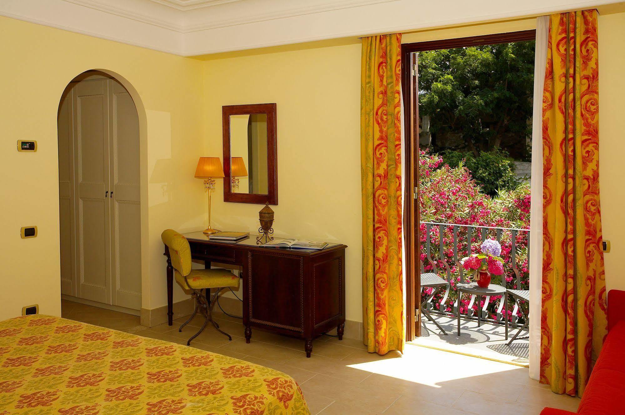 ליפארי Arciduca Grand Hotel מראה חיצוני תמונה