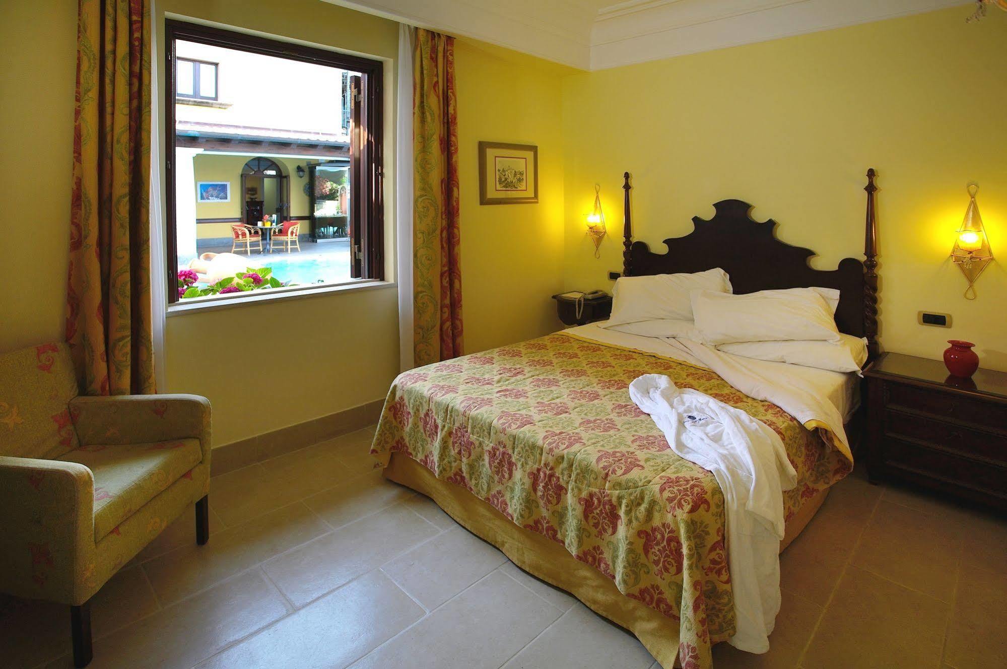 ליפארי Arciduca Grand Hotel מראה חיצוני תמונה